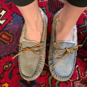 Ugg Dakota slipper moccasin shoes - gray